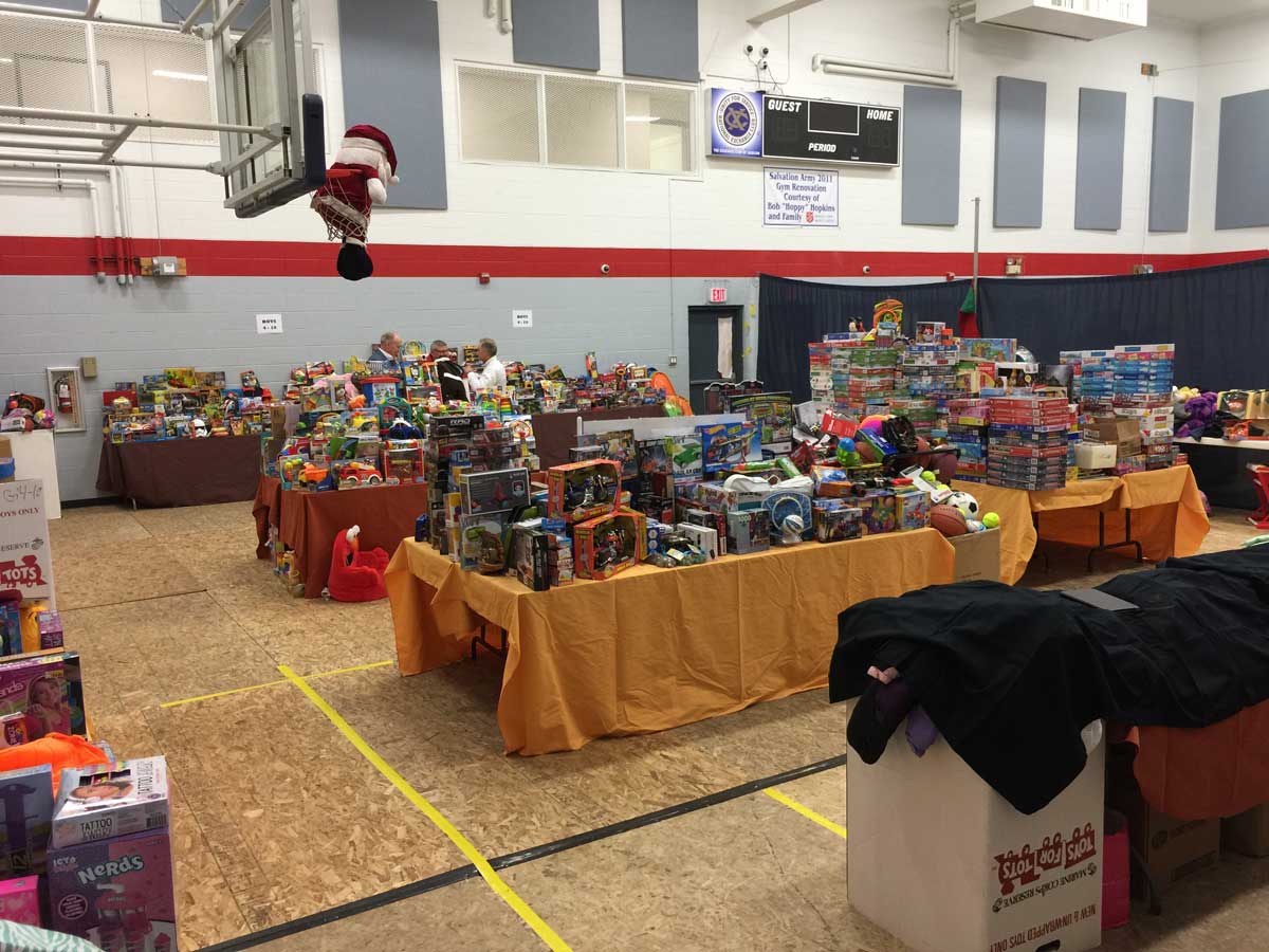 toys-for-tots-1